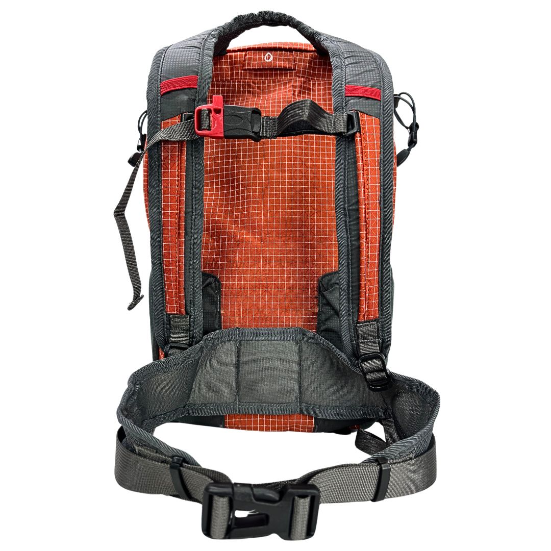 Near Zero Outdoor Gear - Little Dean - 20L Hiking Backpack - Shoulder straps