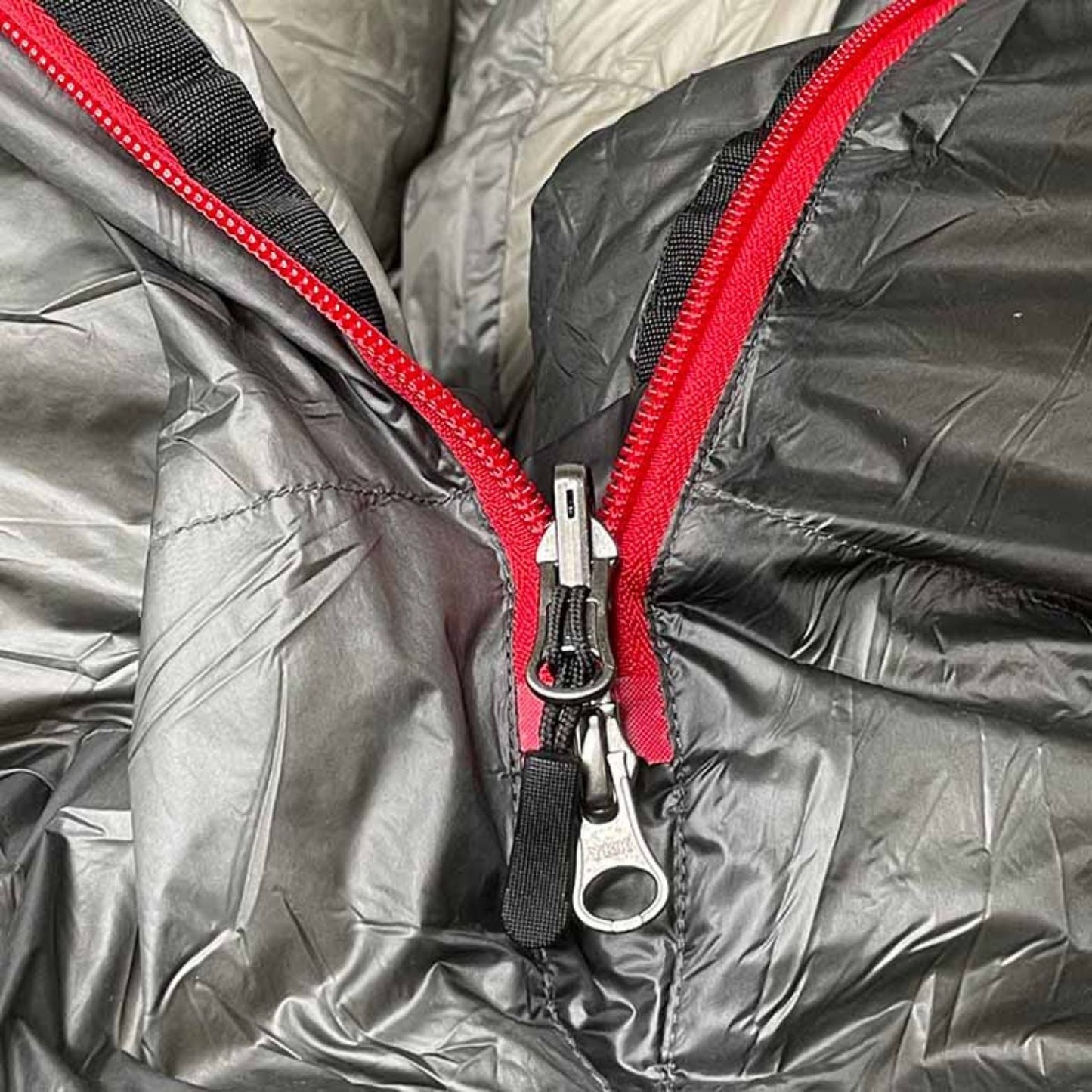 Near Zero Outdoor Gear - NZ 20 Mummy Sleeping Bag - Double zipper detail