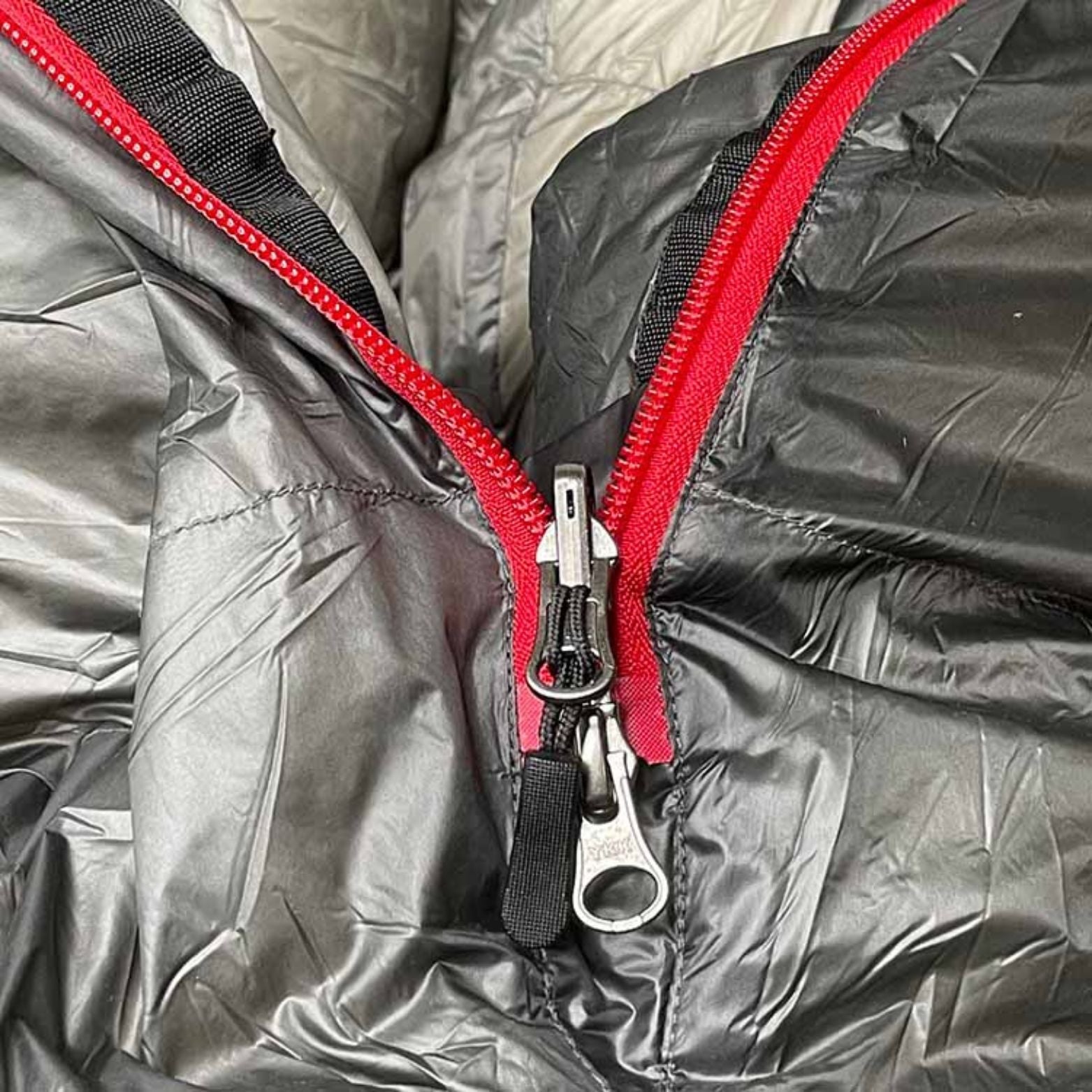 Near Zero Outdoor Gear - NZ 20 Mummy Sleeping Bag - Double zipper detail