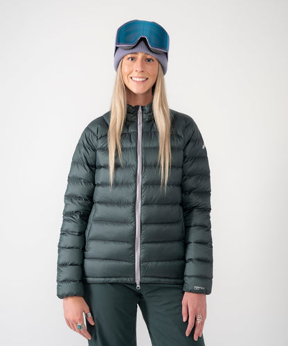 Strafe Outerwear - Palisade Down Insulator Jacket - Woman wearing puffy jacket, front - Deep Forest